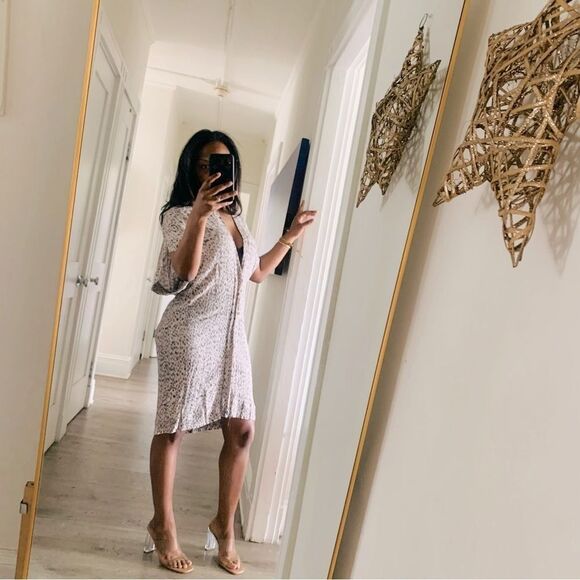 VICI CREAM MINI DRESS - Picture 2 of 15